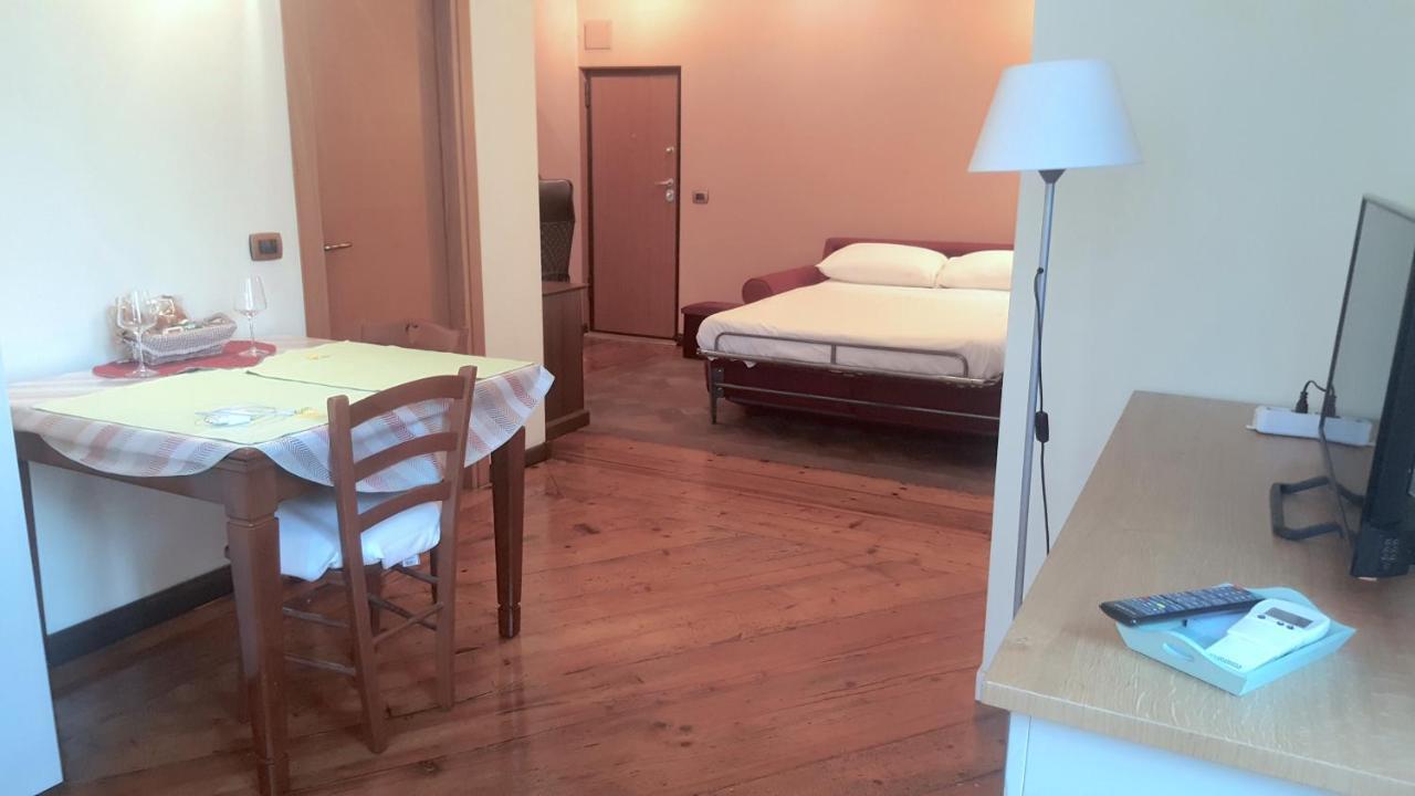 Monolocale In Centro A Verona Apartment ภายนอก รูปภาพ