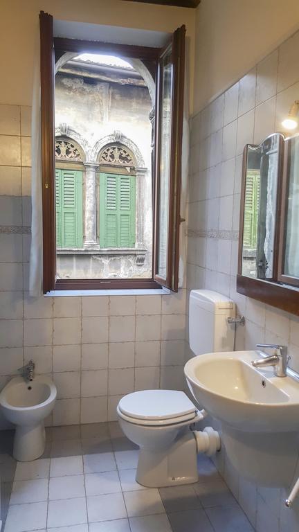 Monolocale In Centro A Verona Apartment ภายนอก รูปภาพ